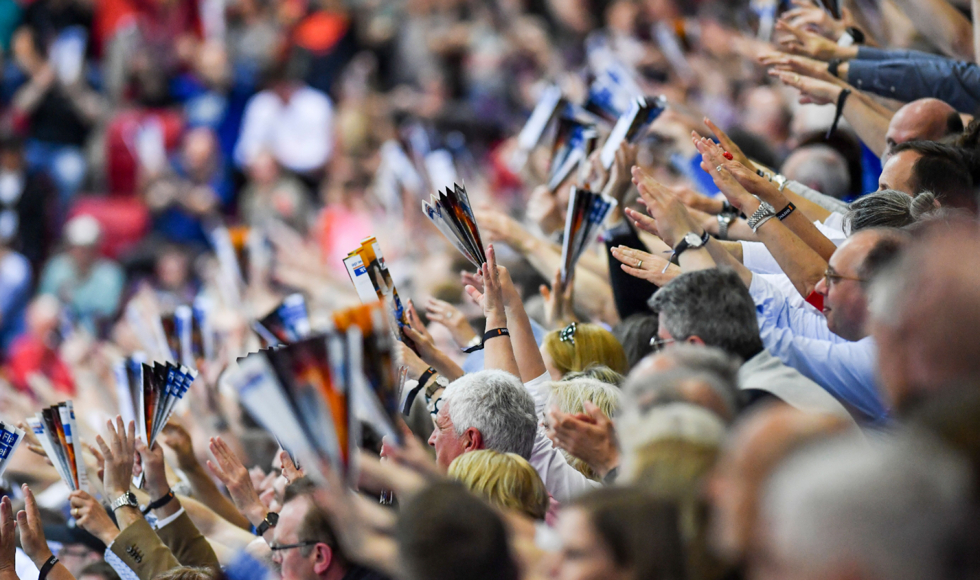 Die Fans im Rücken | Foto: www.tombloch.de